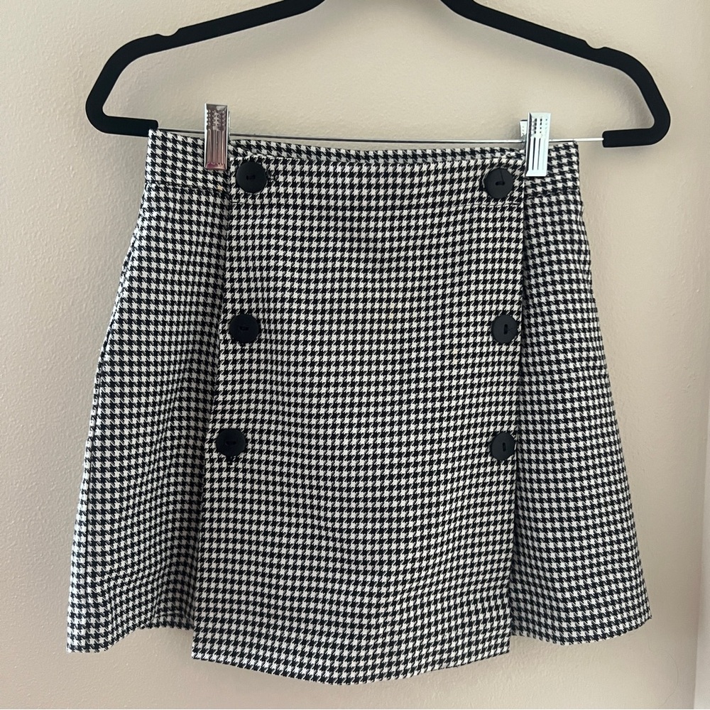 Classic Black and White Houndstooth Short/skirt